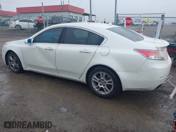 ✅ 2011 Acura TL Technology • VIN: 19UUA8F51BA004749 • Lot: 43611948. Wystawiony na IAAI z przebiegiem 201 193 mil. Bezpłatny archiwum sprzedaży aukcyjnych z USA i szczegółowy raport historii pojazdu na DreamBid. Zdjęcie 3.