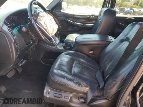 ✅ 2002 Lincoln Blackwood • VIN: 5LTEW05A22KJ02233 • Lot: 49795744. Listed on Copart with 224,747 mi. Free auction sales archive from the USA and detailed vehicle history report at DreamBid. Image 7.