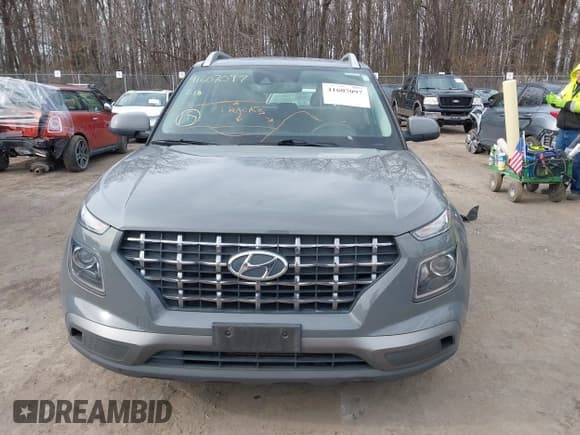 ✅ 2020 Hyundai Venue SEL • VIN: KMHRC8A3XLU046062 • Lot: 41607097. Listed on IAAI with 137,616 mi. Free auction sales archive from the USA and detailed vehicle history report at DreamBid. Image 11.