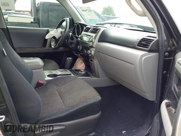 ✅ 2013 Toyota 4Runner Trail • VIN: JTEBU5JR2D5128882 • Lot: 43276008. Wystawiony na IAAI z przebiegiem 261 174 mil. Bezpłatny archiwum sprzedaży aukcyjnych z USA i szczegółowy raport historii pojazdu na DreamBid. Zdjęcie 5.