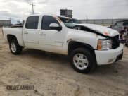 ✅ 2010 Chevrolet Silverado 1500 • VIN: 3GCRKTE28AG275724 • Lot: 76106304. Wystawiony na Copart z przebiegiem 256 790 mil. Bezpłatny archiwum sprzedaży aukcyjnych z USA i szczegółowy raport historii pojazdu na DreamBid. Zdjęcie 4.
