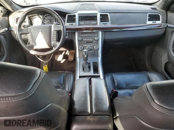 ✅ 2011 Lincoln MKS • VIN: 1LNHL9DR9BG607768 • Lot: 92165705. Listed on Copart with 150,774 mi. Free auction sales archive from the USA and detailed vehicle history report at DreamBid. Image 8.