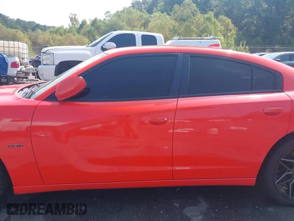 ✅ 2017 Dodge Charger R/T • VIN: 2C3CDXCT2HH523600 • Lot: 43218718. Wystawiony na IAAI z przebiegiem 150 019 mil. Bezpłatny archiwum sprzedaży aukcyjnych z USA i szczegółowy raport historii pojazdu na DreamBid. Zdjęcie 15.