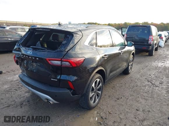 ✅ 2024 Ford Escape Platinum • VIN: 1FMCU9JA4RUA32450 • Lot: 43502843. Wystawiony na IAAI z przebiegiem 22 412 mil. Bezpłatny archiwum sprzedaży aukcyjnych z USA i szczegółowy raport historii pojazdu na DreamBid. Zdjęcie 4.