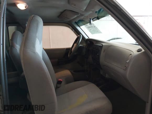 ✅ 2000 Mazda B-Series SE • VIN: 4F4YR16V8YTM09723 • Lot: 41365401. Listed on IAAI with 170,351 mi. Free auction sales archive from the USA and detailed vehicle history report at DreamBid. Image 5.