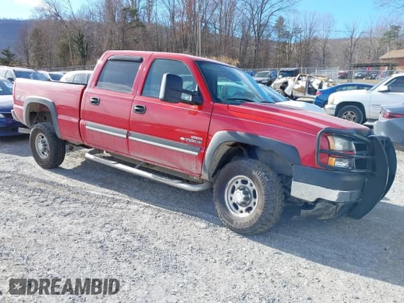 ✅ 2006 Chevrolet Silverado 2500HD LT3 • VIN: 1GCHK23D46F270846 • Lot: 41395200. Wystawiony na IAAI z przebiegiem 213 315 mil. Bezpłatny archiwum sprzedaży aukcyjnych z USA i szczegółowy raport historii pojazdu na DreamBid. Zdjęcie 1.