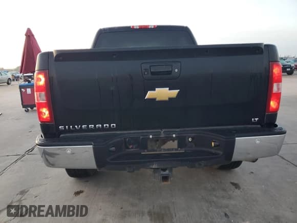 ✅ 2013 Chevrolet Silverado 1500 LT • VIN: 3GCPCSE05DG115320 • Lot: 83673434. Wystawiony na Copart z przebiegiem 125 957 mil. Bezpłatny archiwum sprzedaży aukcyjnych z USA i szczegółowy raport historii pojazdu na DreamBid. Zdjęcie 6.