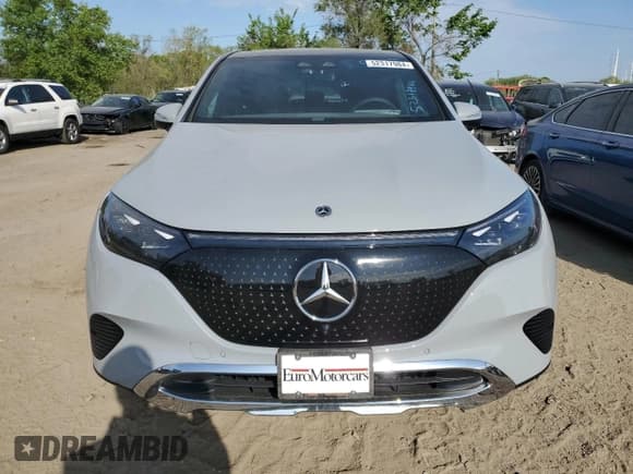 ✅ 2023 Mercedes-Benz EQE 350 • VIN: 4JGGM1CBXPA025560 • Lot: 52317984. Wystawiony na Copart z przebiegiem 3 157 mil. Bezpłatny archiwum sprzedaży aukcyjnych z USA i szczegółowy raport historii pojazdu na DreamBid. Zdjęcie 5.