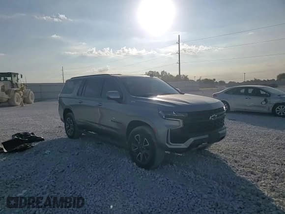 ✅ 2023 Chevrolet Suburban Z71 • VIN: 1GNSKDKD9PR516753 • Lot: 89479195. Listed on Copart with 25,796 mi. Free auction sales archive from the USA and detailed vehicle history report at DreamBid. Image 14.