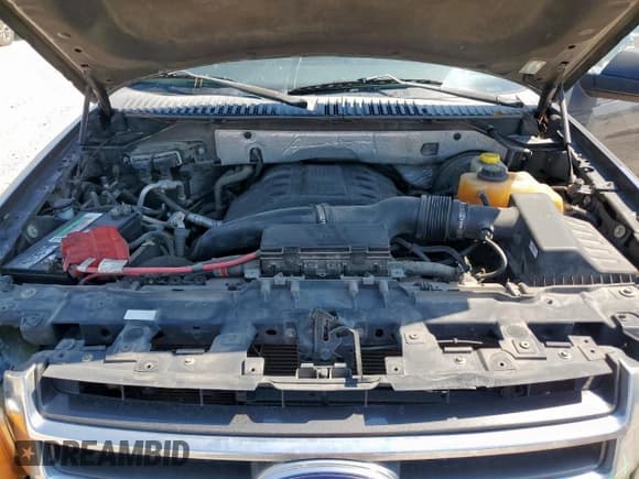 ✅ 2016 Ford Expedition XLT • VIN: 1FMJU1HT1GEF14705 • Lot: 81662095. Wystawiony na Copart z przebiegiem 198 125 mil. Bezpłatny archiwum sprzedaży aukcyjnych z USA i szczegółowy raport historii pojazdu na DreamBid. Zdjęcie 12.