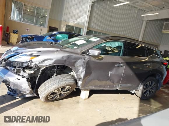 ✅ 2022 Nissan Murano SV • VIN: 5N1AZ2BJ5NC113049 • Lot: 41634094. Listed on IAAI with 18,437 mi. Free auction sales archive from the USA and detailed vehicle history report at DreamBid. Image 15.