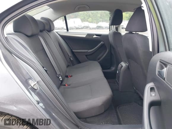 ✅ 2015 Volkswagen Jetta SE • VIN: 3VWD07AJ4FM347979 • Лот: 43301447. Опубликован ранее на IAAI с пробегом 114 436 миль. Бесплатный доступ к архиву аукционных продаж из США и подробный отчёт об истории автомобиля на DreamBid. Изображение 8.