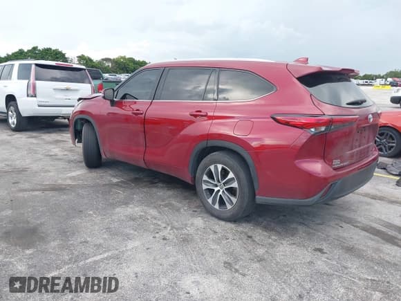 ✅ 2022 Toyota Highlander XLE • VIN: 5TDHZRAH4NS545043 • Лот: 43303425. Опубликован ранее на IAAI с пробегом 56 371 миль. Бесплатный доступ к архиву аукционных продаж из США и подробный отчёт об истории автомобиля на DreamBid. Изображение 3.