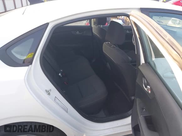 ✅ 2020 Kia Forte LXS • VIN: 3KPF24AD3LE199229 • Лот: 43492391. Опубликован ранее на IAAI с пробегом 105 529 миль. Бесплатный доступ к архиву аукционных продаж из США и подробный отчёт об истории автомобиля на DreamBid. Изображение 8.