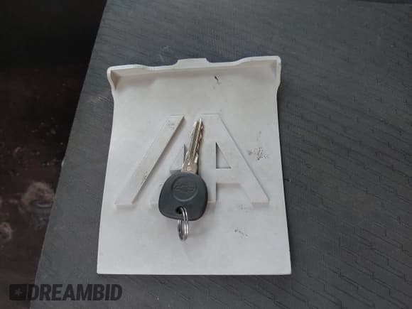 ✅ 2007 Chevrolet Silverado 2500HD 1LT • VIN: 1GCHK23K77F561325 • Lot: 42860200. Wystawiony na IAAI z przebiegiem 354 528 mil. Bezpłatny archiwum sprzedaży aukcyjnych z USA i szczegółowy raport historii pojazdu na DreamBid. Zdjęcie 11.