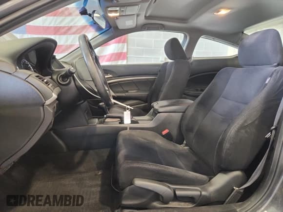 ✅ 2012 Honda Accord EX • VIN: 1HGCS1B71CA015632 • Lot: 92649945. Wystawiony na Copart z przebiegiem 96 620 mil. Bezpłatny archiwum sprzedaży aukcyjnych z USA i szczegółowy raport historii pojazdu na DreamBid. Zdjęcie 7.