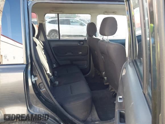 ✅ 2005 Scion xB • VIN: JTLKT324254024080 • Lot: 43437969. Wystawiony na IAAI z przebiegiem 256 237 mil. Bezpłatny archiwum sprzedaży aukcyjnych z USA i szczegółowy raport historii pojazdu na DreamBid. Zdjęcie 8.