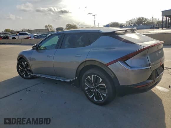 ✅ 2024 Kia EV6 Wind • VIN: KNDC34LA6R5192170 • Lot: 92746515. Listed on Copart with 49,572 mi. Free auction sales archive from the USA and detailed vehicle history report at DreamBid. Image 2.