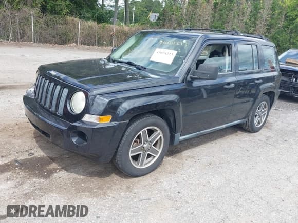 ✅ 2009 Jeep Patriot Sport • VIN: 1J4FF28B89D207956 • Lot: 43074273. Listed on IAAI with 98,775 mi. Free auction sales archive from the USA and detailed vehicle history report at DreamBid. Image 2.