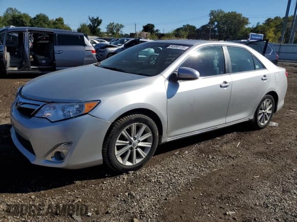 ✅ 2012 Toyota Camry XLE • VIN: 4T4BF1FK9CR230141 • Lot: 84999135. Wystawiony na Copart z przebiegiem 122 150 mil. Bezpłatny archiwum sprzedaży aukcyjnych z USA i szczegółowy raport historii pojazdu na DreamBid. Zdjęcie 1.