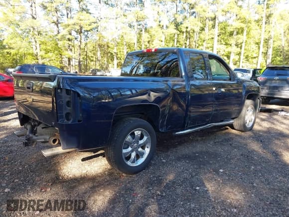 ✅ 2010 Chevrolet Silverado 1500 LT • VIN: 1GCSCSE02AZ122683 • Lot: 43467695. Listed on IAAI with 60,989 mi. Free auction sales archive from the USA and detailed vehicle history report at DreamBid. Image 4.