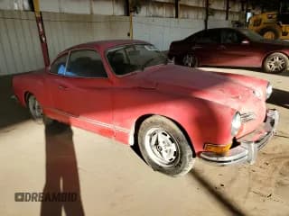 ✅ 1973 Volkswagen Karmann Ghia • VIN: 1432621500 • Lot: 79897094. Wystawiony na Copart z przebiegiem 21 352 mil. Bezpłatny archiwum sprzedaży aukcyjnych z USA i szczegółowy raport historii pojazdu na DreamBid. Zdjęcie 4.