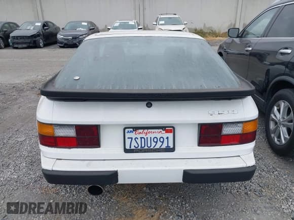 ✅ 1985 Porsche 944 • VIN: WP0AA0945FN454005 • Лот: 42619615. Опубликован ранее на IAAI с пробегом 145 557 миль. Бесплатный доступ к архиву аукционных продаж из США и подробный отчёт об истории автомобиля на DreamBid. Изображение 17.