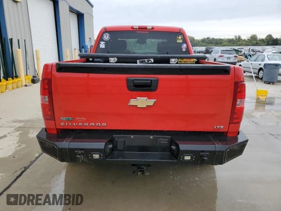 ✅ 2011 Chevrolet Silverado 1500 LTZ • VIN: 3GCPKTE3XBG119783 • Lot: 85737655. Wystawiony na Copart z przebiegiem 200 652 mil. Bezpłatny archiwum sprzedaży aukcyjnych z USA i szczegółowy raport historii pojazdu na DreamBid. Zdjęcie 6.