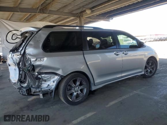 ✅ 2020 Toyota Sienna SE • VIN: 5TDXZ3DC3LS087193 • Lot: 65535045. Listed on Copart with 45,656 mi. Free auction sales archive from the USA and detailed vehicle history report at DreamBid. Image 3.