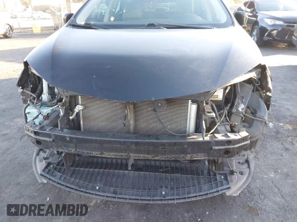 ✅ 2015 Toyota Corolla S Plus • VIN: 5YFBURHE3FP263194 • Лот: 43603036. Опубликован ранее на IAAI с пробегом 92 561 миль. Бесплатный доступ к архиву аукционных продаж из США и подробный отчёт об истории автомобиля на DreamBid. Изображение 6.