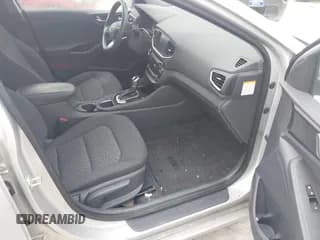 ✅ 2019 Hyundai Ioniq Blue • VIN: KMHC65LC3KU118095 • Lot: 41717628. Wystawiony na IAAI z przebiegiem 101 787 mil. Bezpłatny archiwum sprzedaży aukcyjnych z USA i szczegółowy raport historii pojazdu na DreamBid. Zdjęcie 5.