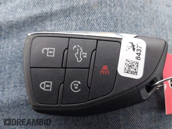 ✅ 2022 Chevrolet Silverado 1500 RST • VIN: 1GCUDEED5NZ550828 • Lot: 43555637. Listed on IAAI with 38,677 mi. Free auction sales archive from the USA and detailed vehicle history report at DreamBid. Image 11.