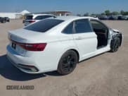 ✅ 2025 Volkswagen Jetta SEL • VIN: 3VWGX7BU5SM061831 • Lot: 43333320. Wystawiony na IAAI z przebiegiem 5 307 mil. Bezpłatny archiwum sprzedaży aukcyjnych z USA i szczegółowy raport historii pojazdu na DreamBid. Zdjęcie 4.