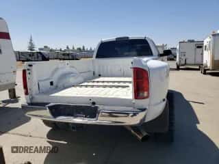 2006 Dodge 3500 Laramie z VIN 3D3MX48C46G261422, wystawiony jako Copart lot #55848465 z przebiegiem 135 920 mil mil oraz Szkoda całkowita • Salvage title. Historia ofert i sprzedaży dostępna na DreamBid. Obrazek 6.