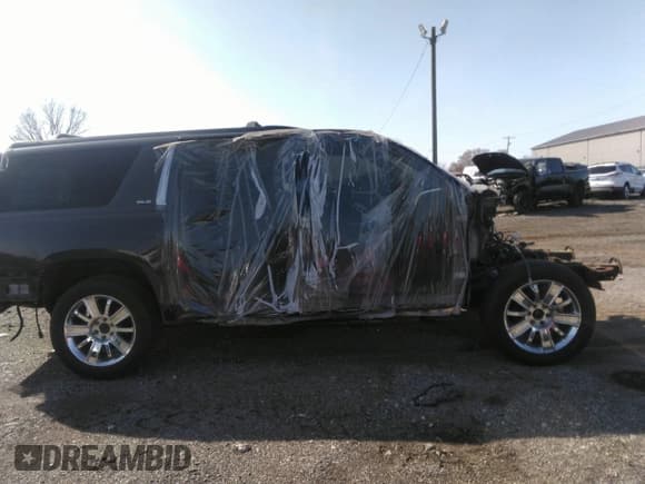 ✅ 2015 GMC Yukon XL • VIN: 1GKS2GECXFR281957 • Lot: 41768632. Wystawiony na IAAI z przebiegiem Nie podano. Bezpłatny archiwum sprzedaży aukcyjnych z USA i szczegółowy raport historii pojazdu na DreamBid. Zdjęcie 12.