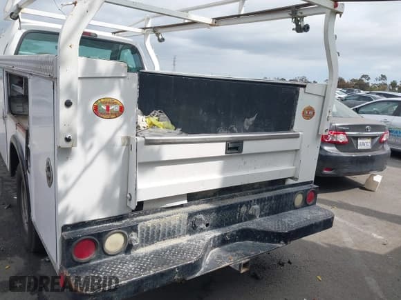 ✅ 2007 Ford F-350 XL • VIN: 1FDSF34517EA59162 • Lot: 42078537. Listed on IAAI with 145,794 mi. Free auction sales archive from the USA and detailed vehicle history report at DreamBid. Image 17.