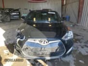 ✅ 2017 Hyundai Veloster • VIN: KMHTC6ADXHU324551 • Lot: 44230575. Wystawiony na Copart z przebiegiem 86 056 mil. Bezpłatny archiwum sprzedaży aukcyjnych z USA i szczegółowy raport historii pojazdu na DreamBid. Zdjęcie 5.