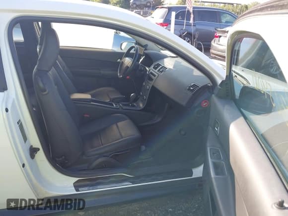 ✅ 2012 Volvo C30 • VIN: YV1672MK8C2272232 • Lot: 43059016. Wystawiony na IAAI z przebiegiem 205 173 mil. Bezpłatny archiwum sprzedaży aukcyjnych z USA i szczegółowy raport historii pojazdu na DreamBid. Zdjęcie 5.