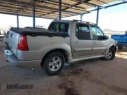 ✅ 2005 Ford Explorer Sport Trac XLS • VIN: 1FMDU77K05UA28706 • Lot: 92113385. Wystawiony na Copart z przebiegiem 225 269 mil. Bezpłatny archiwum sprzedaży aukcyjnych z USA i szczegółowy raport historii pojazdu na DreamBid. Zdjęcie 3.