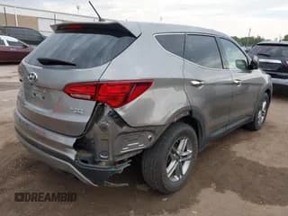 ✅ 2018 Hyundai Santa Fe 2.4L • VIN: 5NMZTDLB9JH078832 • Лот: 43147812. Опубликован ранее на IAAI с пробегом 122 368 миль. Бесплатный доступ к архиву аукционных продаж из США и подробный отчёт об истории автомобиля на DreamBid. Изображение 4.