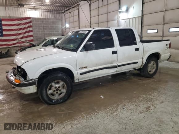 ✅ 2001 Chevrolet S-10 LS • VIN: 1GCDT13W51K256977 • Лот: 85390584. Опубликован ранее на Copart с пробегом 159 294 миль. Бесплатный доступ к архиву аукционных продаж из США и подробный отчёт об истории автомобиля на DreamBid. Изображение 1.