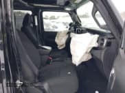 ✅ 2023 Jeep Wrangler • VIN: 1C4JJXN60PW626923 • Lot: 41519683. Wystawiony na IAAI z przebiegiem 13 801 mil. Bezpłatny archiwum sprzedaży aukcyjnych z USA i szczegółowy raport historii pojazdu na DreamBid. Zdjęcie 5.