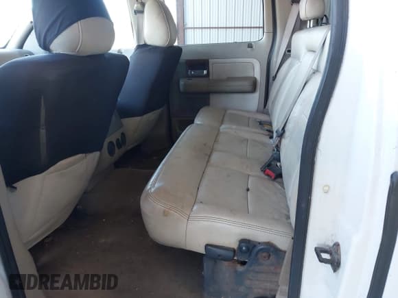 ✅ 2004 Ford F-150 XLT • VIN: 1FTPW14594KC07246 • Lot: 43597098. Wystawiony na IAAI z przebiegiem 193 441 mil. Bezpłatny archiwum sprzedaży aukcyjnych z USA i szczegółowy raport historii pojazdu na DreamBid. Zdjęcie 8.