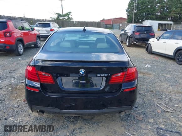 ✅ 2012 BMW 5 Series 535i xDrive • VIN: WBAFU7C56CDU61969 • Lot: 42754147. Listed on IAAI with 116,594 mi. Free auction sales archive from the USA and detailed vehicle history report at DreamBid. Image 17.