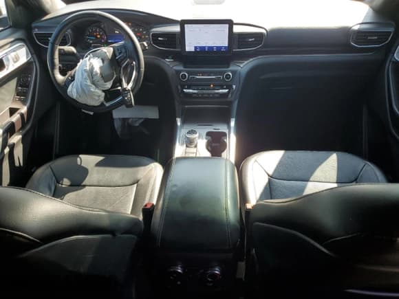 ✅ 2020 Ford Explorer Limited • VIN: 1FMSK8FH7LGA30120 • Lot: 67186135. Wystawiony na Copart z przebiegiem 63 594 mil. Bezpłatny archiwum sprzedaży aukcyjnych z USA i szczegółowy raport historii pojazdu na DreamBid. Zdjęcie 8.