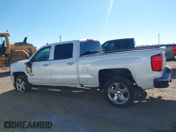 ✅ 2018 Chevrolet Silverado 1500 LT • VIN: 3GCPCREC6JG482791 • Lot: 43519455. Wystawiony na IAAI z przebiegiem 174 730 mil. Bezpłatny archiwum sprzedaży aukcyjnych z USA i szczegółowy raport historii pojazdu na DreamBid. Zdjęcie 13.