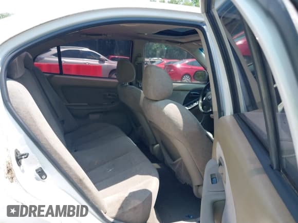 ✅ 2006 Hyundai Elantra GLS • VIN: KMHDN46D46U247104 • Lot: 42407301. Wystawiony na IAAI z przebiegiem 173 772 mil. Bezpłatny archiwum sprzedaży aukcyjnych z USA i szczegółowy raport historii pojazdu na DreamBid. Zdjęcie 8.