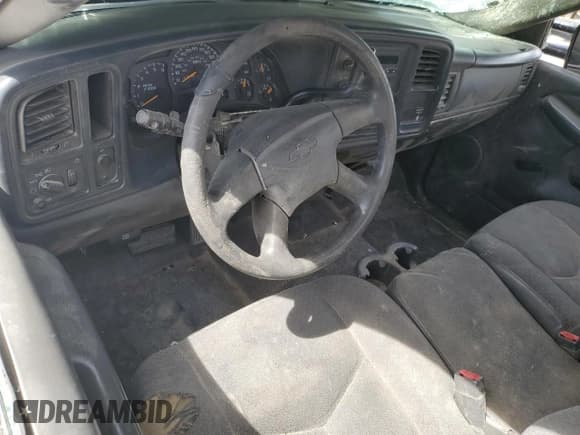 ✅ 2005 Chevrolet Silverado 2500HD Work Truck • VIN: 1GBHC24U95E240875 • Lot: 49729875. Wystawiony na Copart z przebiegiem Nie podano. Bezpłatny archiwum sprzedaży aukcyjnych z USA i szczegółowy raport historii pojazdu na DreamBid. Zdjęcie 8.