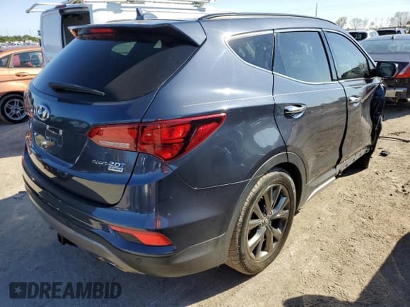 ✅ 2017 Hyundai Santa Fe Ultimate • VIN: 5XYZW4LA3HG502752 • Лот: 38430233. Опубликован ранее на Copart с пробегом 120 235 миль. Бесплатный доступ к архиву аукционных продаж из США и подробный отчёт об истории автомобиля на DreamBid. Изображение 3.