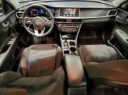 ✅ 2020 Kia Optima LX • VIN: 5XXGT4L39LG428395 • Lot: 96166285. Wystawiony na Copart z przebiegiem 105 727 mil. Bezpłatny archiwum sprzedaży aukcyjnych z USA i szczegółowy raport historii pojazdu na DreamBid. Zdjęcie 8.